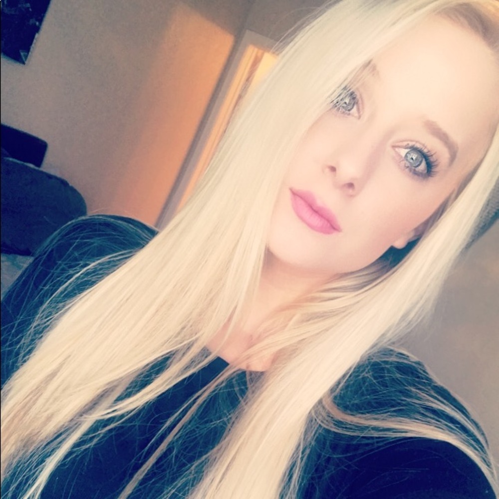 Meet your Posher, Hollie